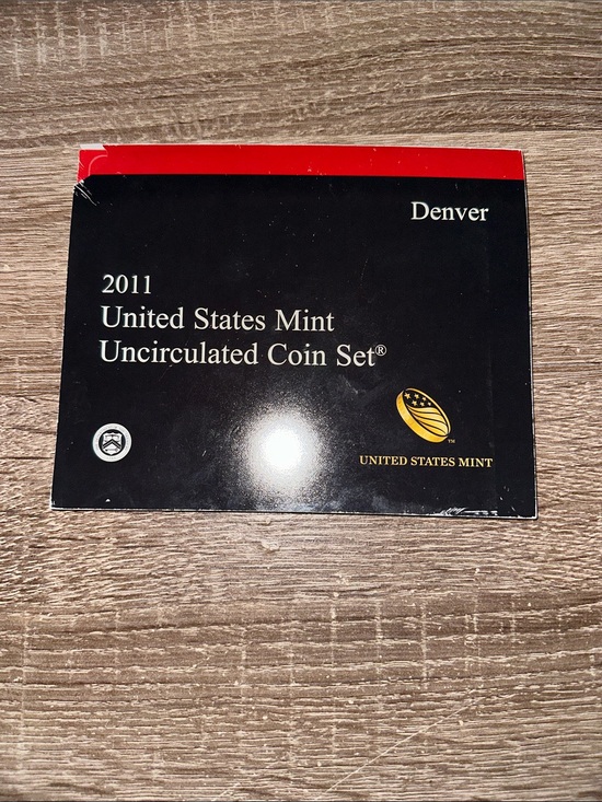 2011 United States Mint Uncirculated Coin Set - Denver (Black & Red)